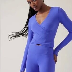 Athleta Transcend Wrap Top Amphitrite Blue Stretch Yoga long sleeves size XL NWT